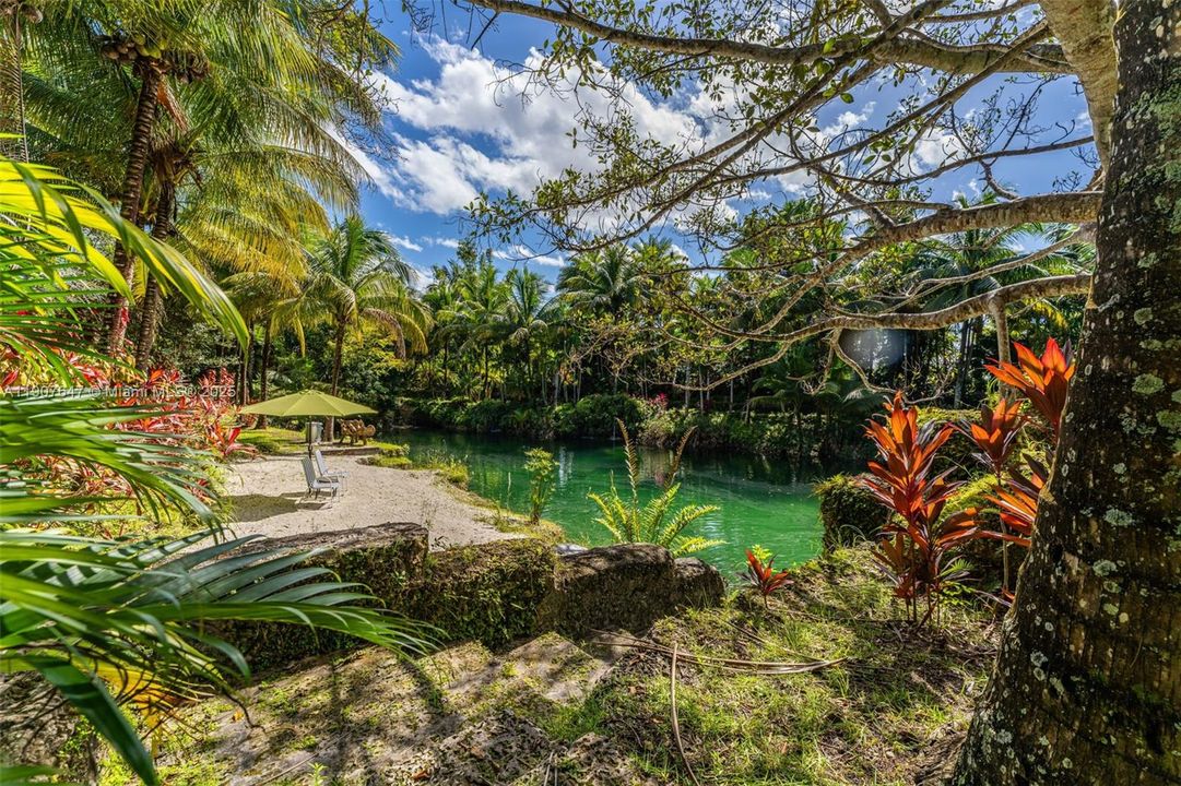 En Venta: $17,499,999 (14.30 acres)