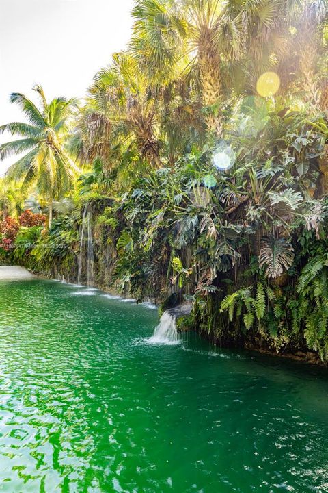 En Venta: $17,499,999 (14.30 acres)