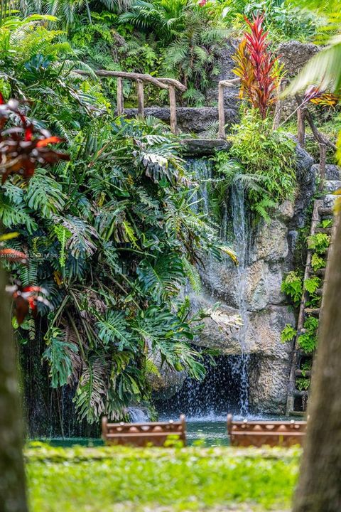 En Venta: $17,499,999 (14.30 acres)