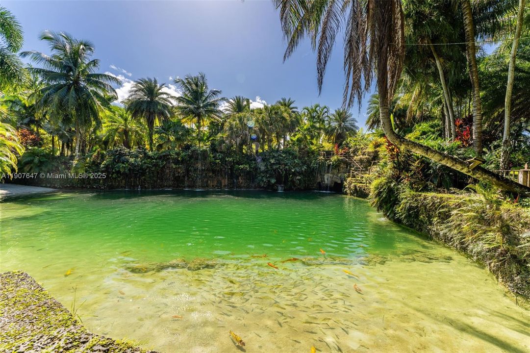 En Venta: $17,499,999 (14.30 acres)