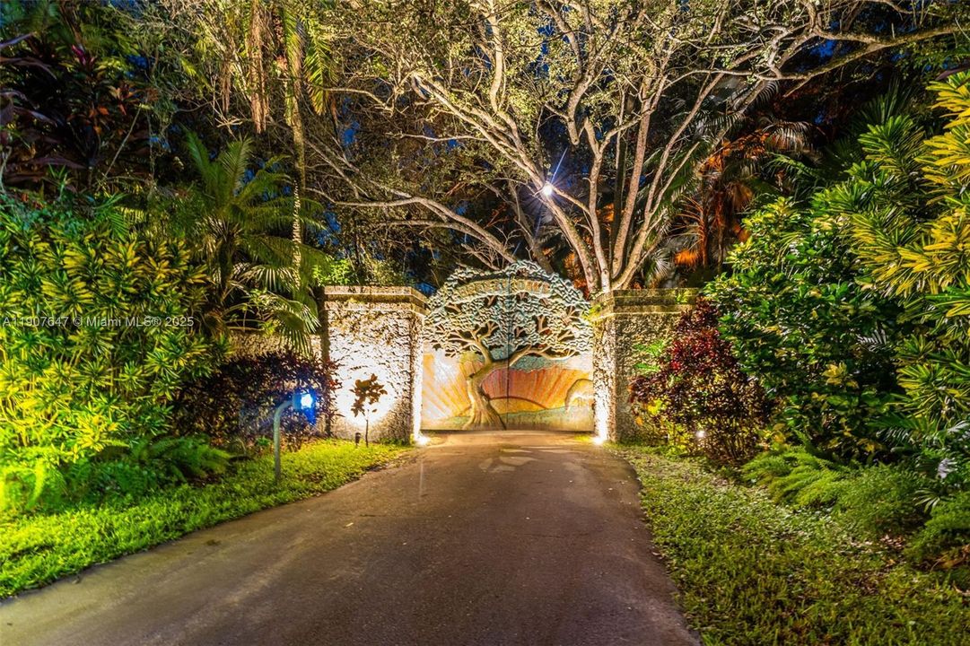 En Venta: $17,499,999 (14.30 acres)