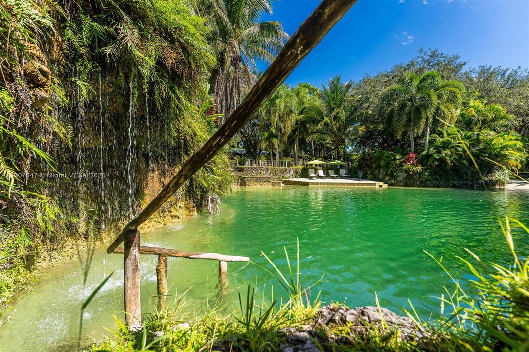 En Venta: $17,499,999 (14.30 acres)