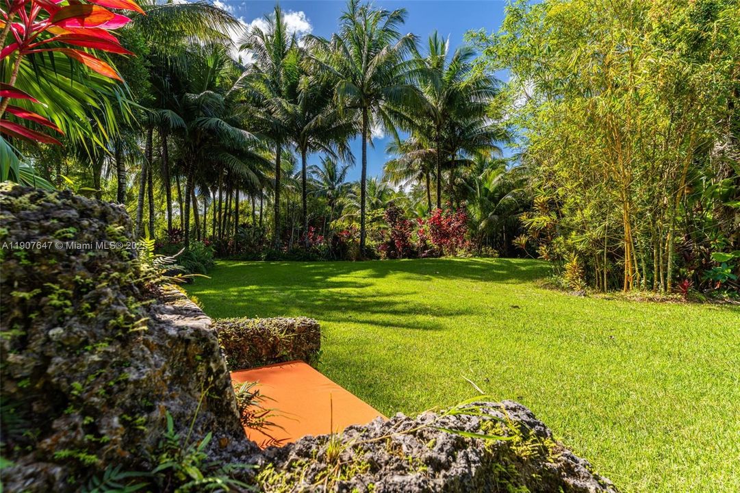 En Venta: $17,499,999 (14.30 acres)