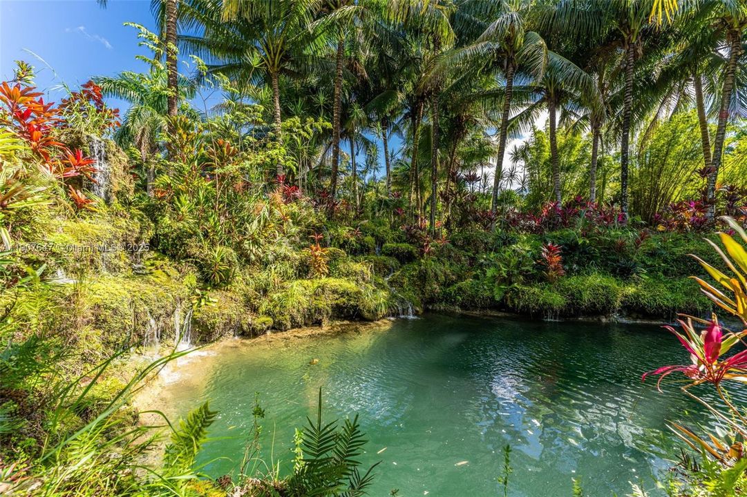 En Venta: $17,499,999 (14.30 acres)