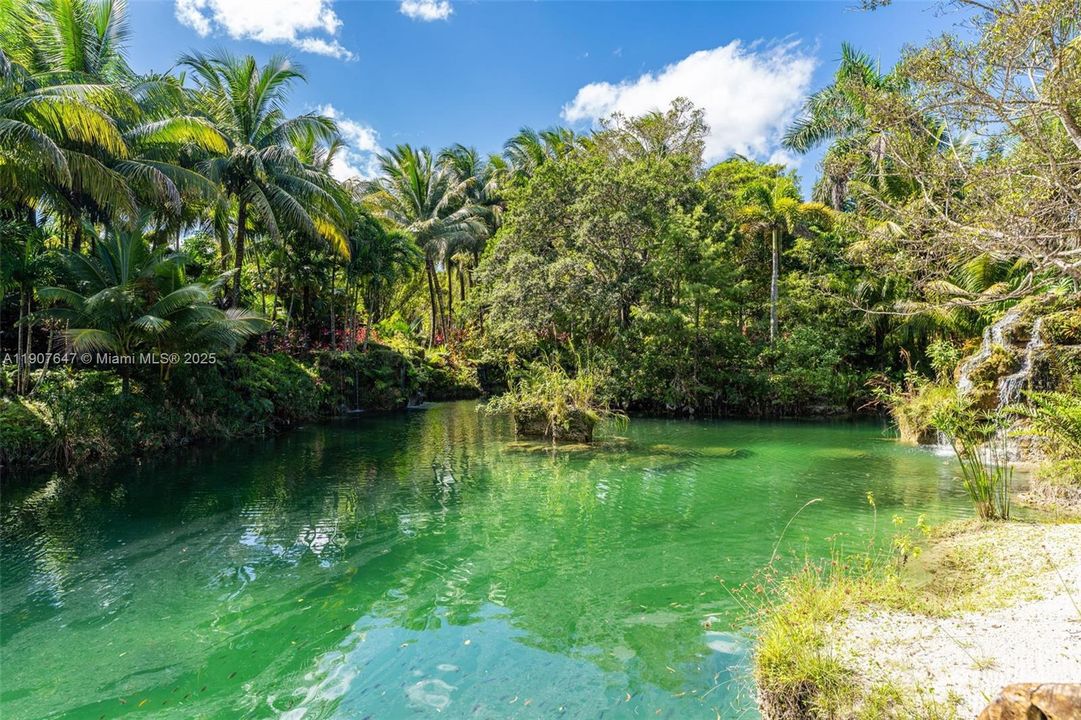 En Venta: $17,499,999 (14.30 acres)