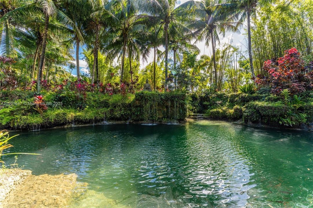 En Venta: $17,499,999 (14.30 acres)