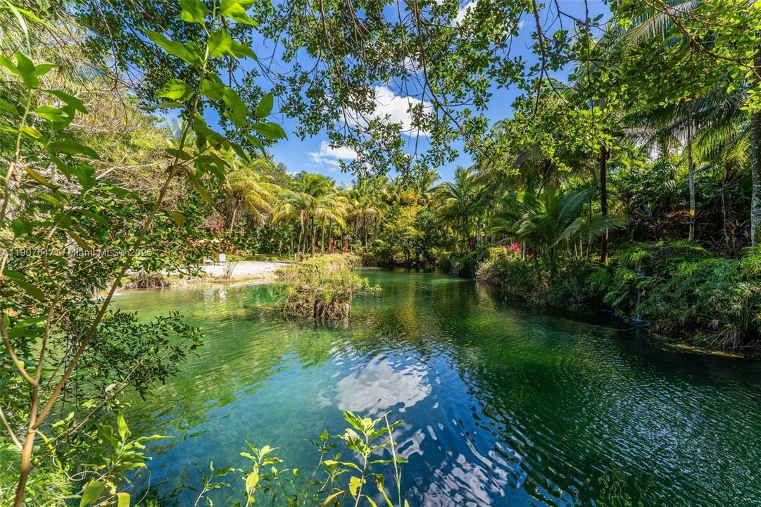 En Venta: $17,499,999 (14.30 acres)