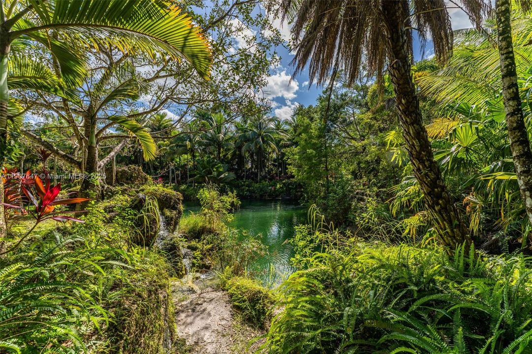 En Venta: $17,499,999 (14.30 acres)