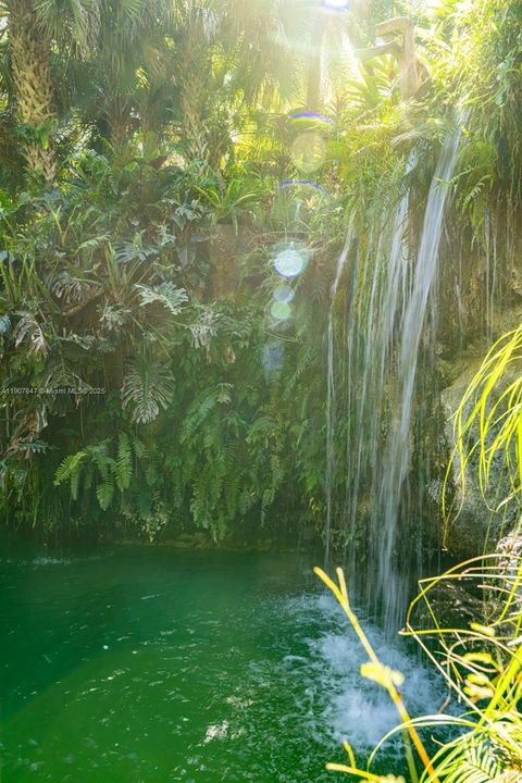 En Venta: $17,499,999 (14.30 acres)