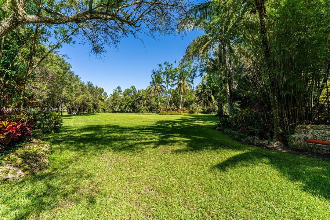 En Venta: $17,499,999 (14.30 acres)