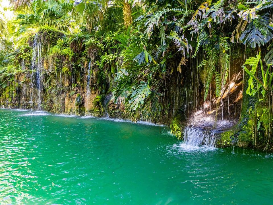 En Venta: $17,499,999 (14.30 acres)