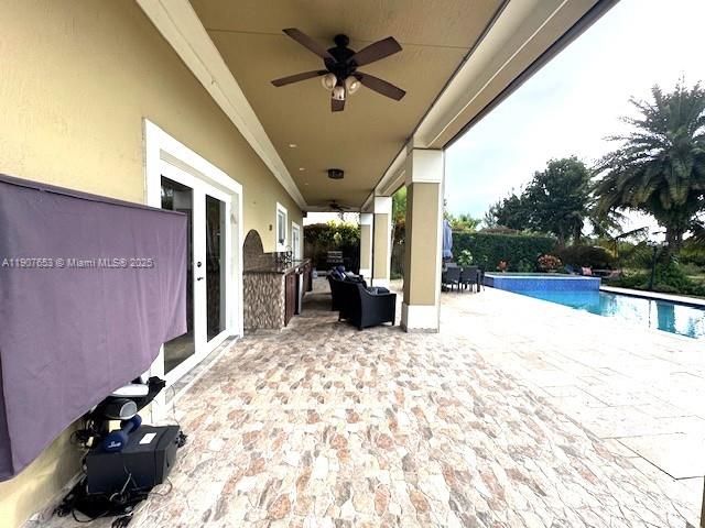 Под контрактом: $5,950 (4 спален, 3 ванн, 2344 Квадратных фут)