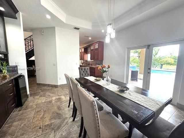 Под контрактом: $5,950 (4 спален, 3 ванн, 2344 Квадратных фут)