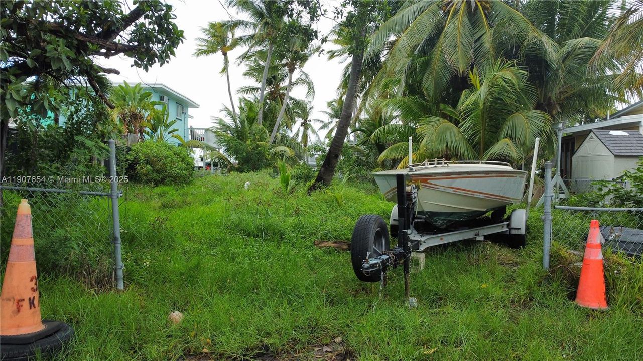 For Sale: $499,000 (0.11 acres)