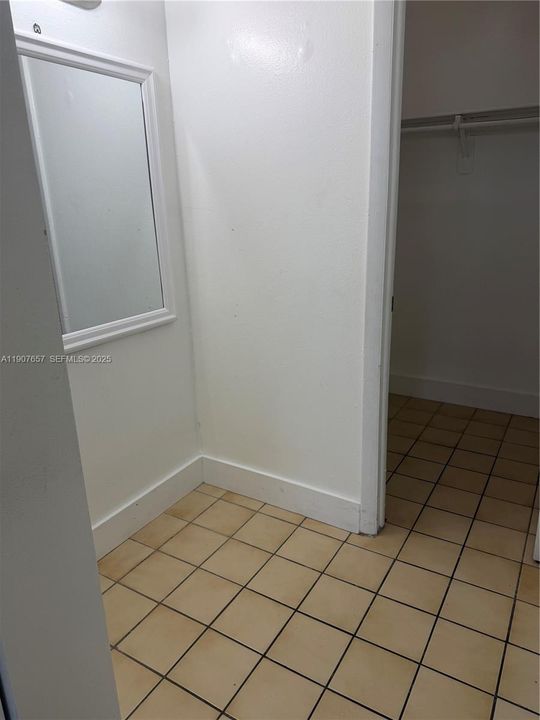 出租: $2,300 (2 贝兹, 2 浴室, 980 平方英尺)