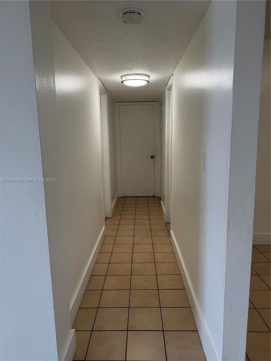 出租: $2,300 (2 贝兹, 2 浴室, 980 平方英尺)