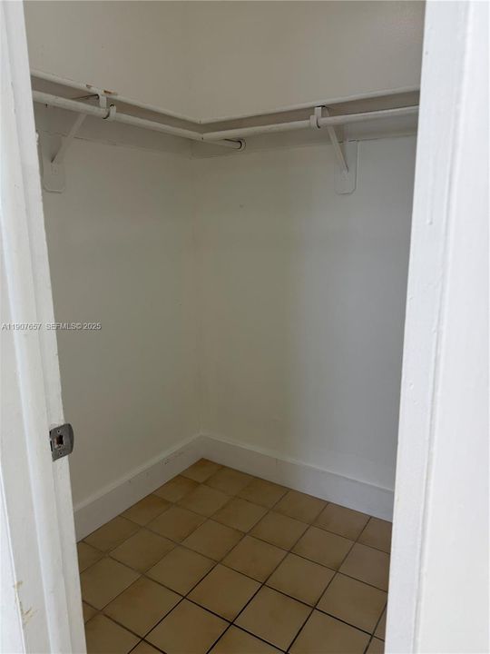 出租: $2,300 (2 贝兹, 2 浴室, 980 平方英尺)