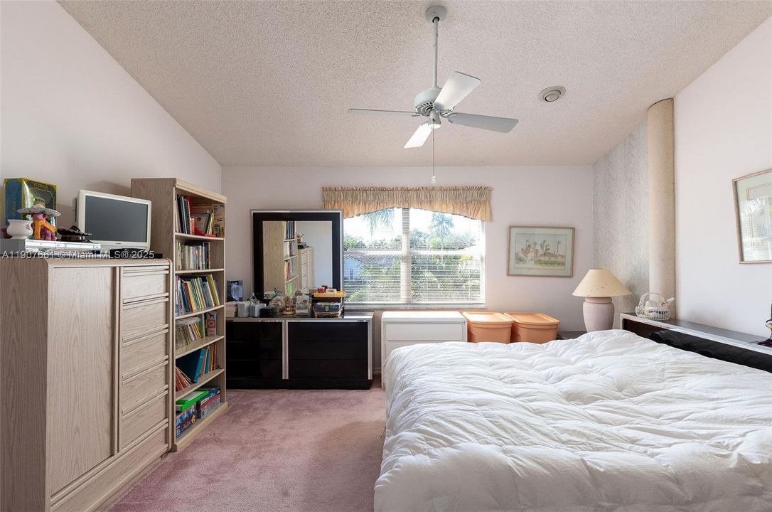 For Sale: $615,000 (3 beds, 2 baths, 1819 Square Feet)