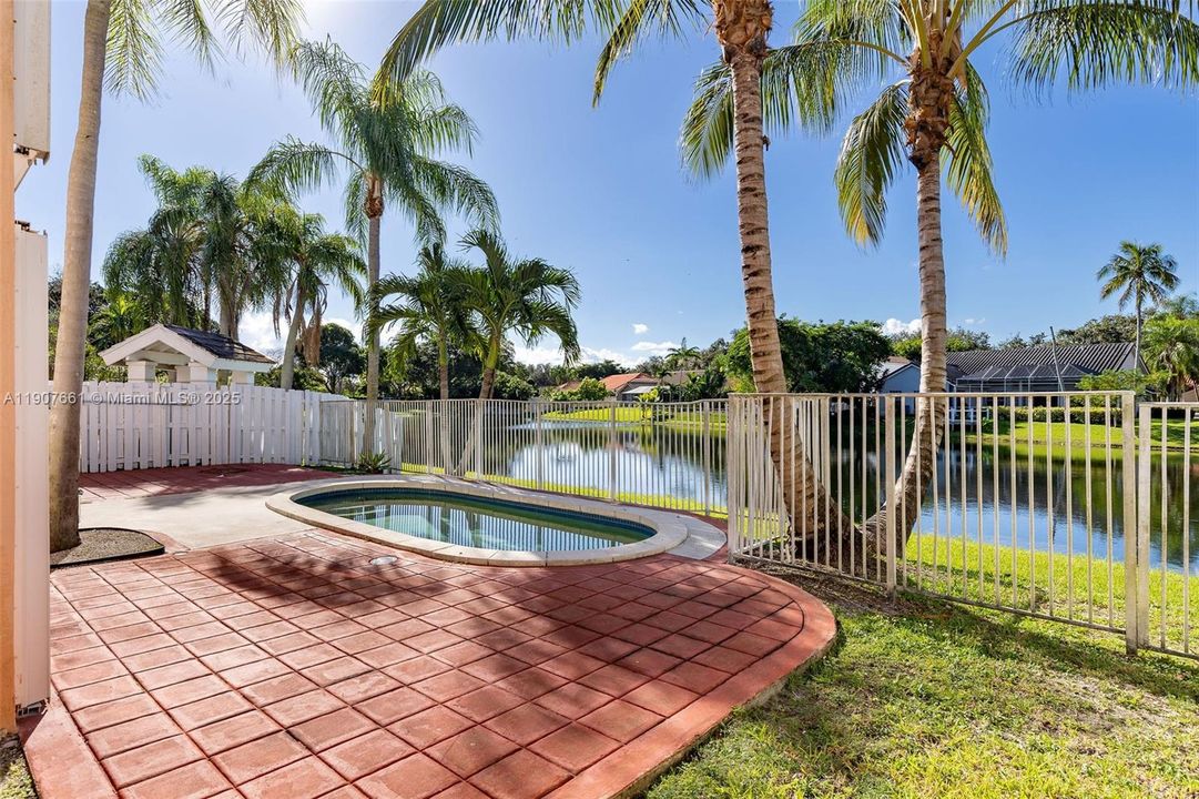 For Sale: $615,000 (3 beds, 2 baths, 1819 Square Feet)