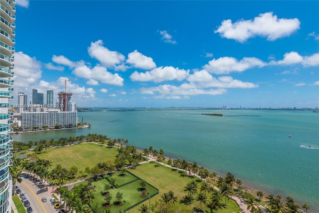 For Rent: $13,500 (3 beds, 4 baths, 2018 Square Feet)