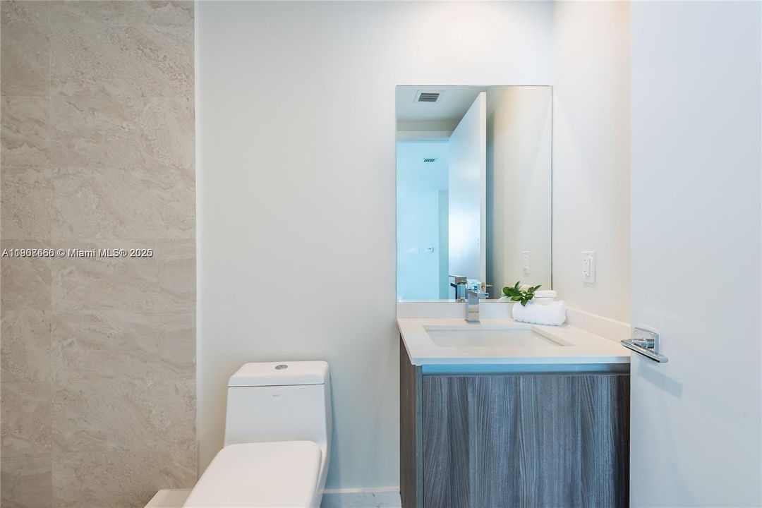 For Rent: $13,500 (3 beds, 4 baths, 2018 Square Feet)