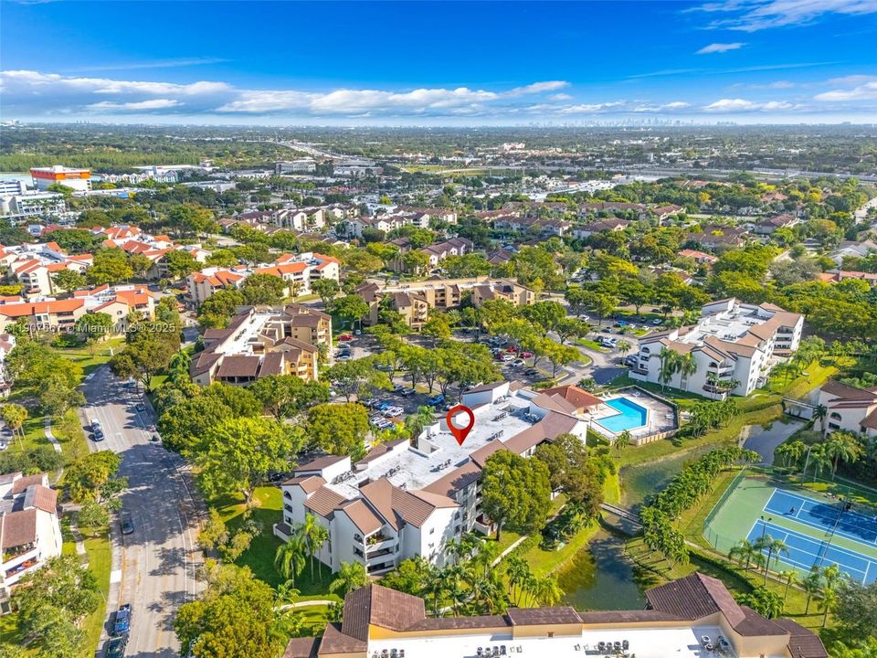 合同活跃: $360,000 (2 贝兹, 2 浴室, 1340 平方英尺)