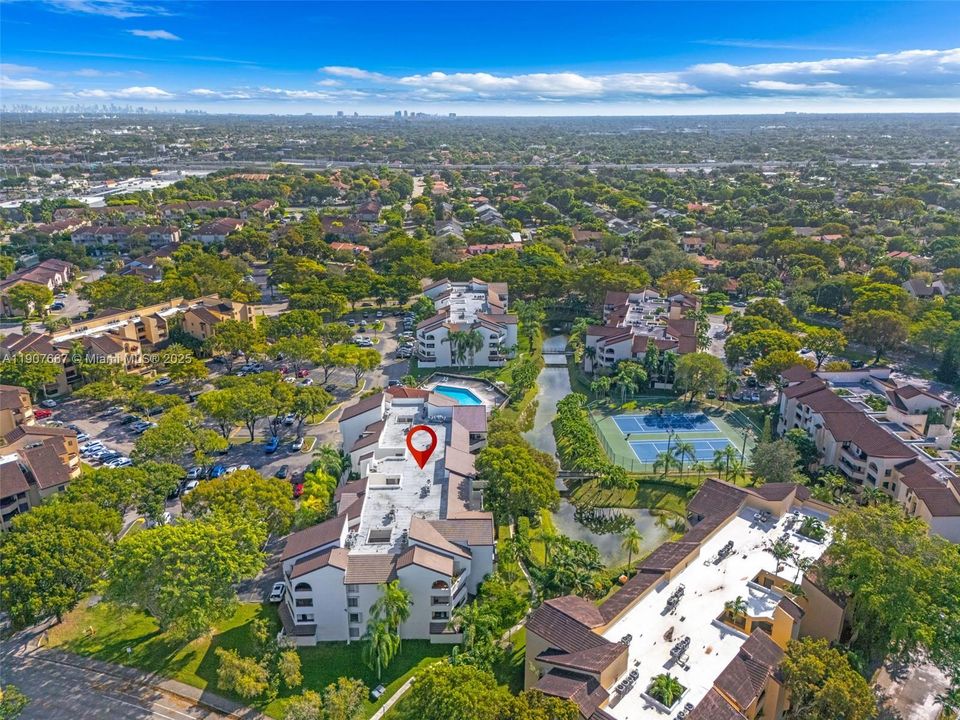 合同活跃: $360,000 (2 贝兹, 2 浴室, 1340 平方英尺)