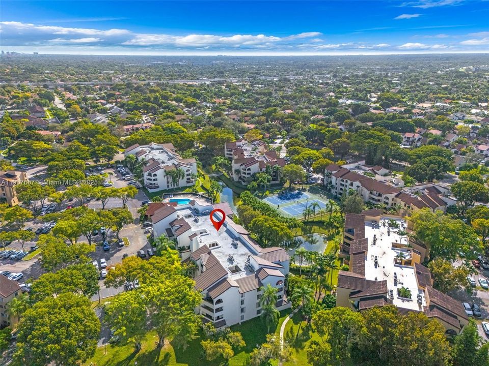 合同活跃: $360,000 (2 贝兹, 2 浴室, 1340 平方英尺)