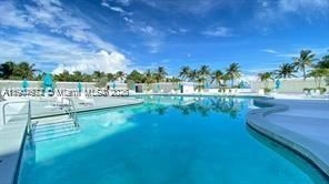 В аренду: $4,200 (2 спален, 2 ванн, 1560 Квадратных фут)