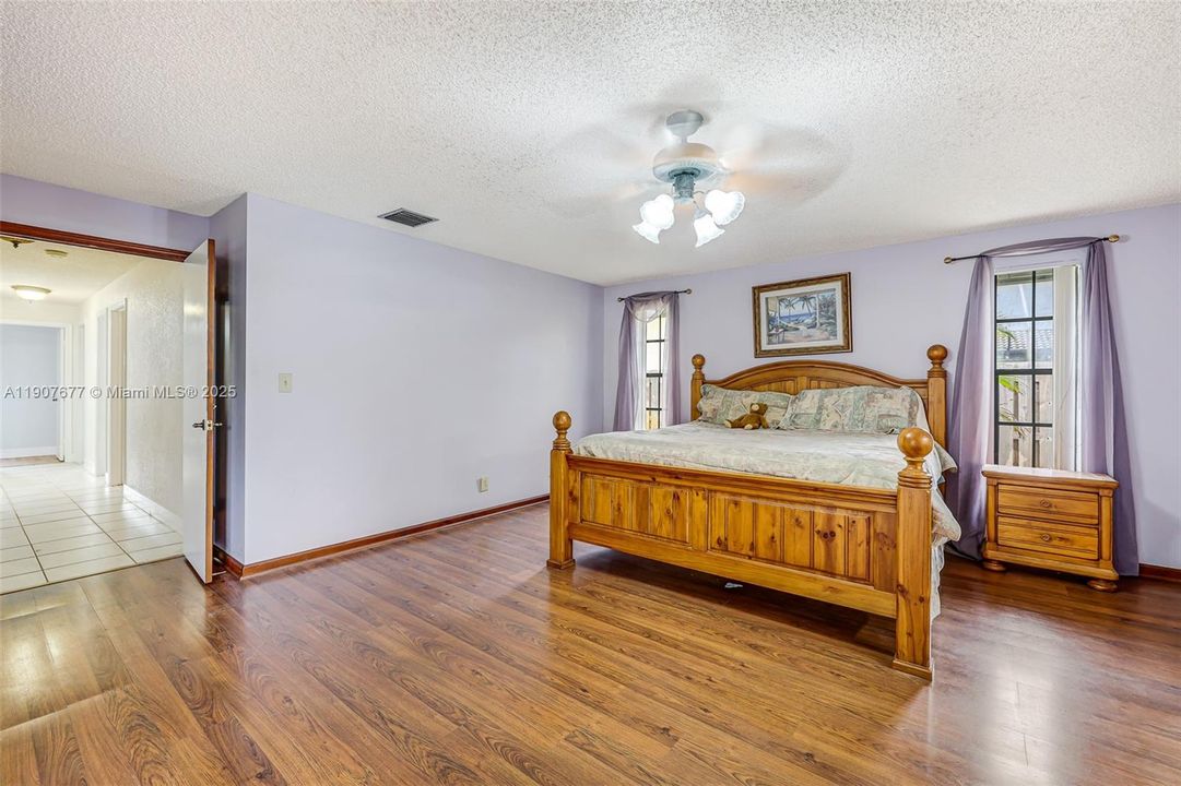 For Sale: $639,900 (4 beds, 2 baths, 2413 Square Feet)