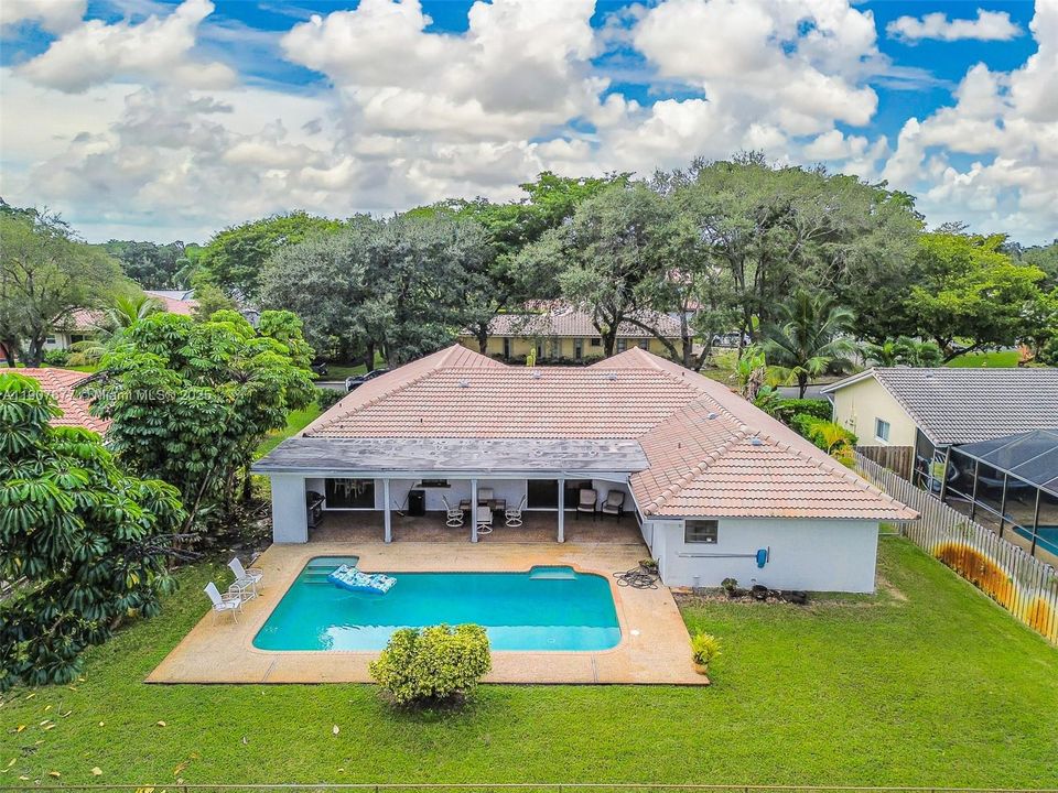 For Sale: $639,900 (4 beds, 2 baths, 2413 Square Feet)