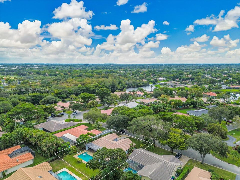 For Sale: $639,900 (4 beds, 2 baths, 2413 Square Feet)