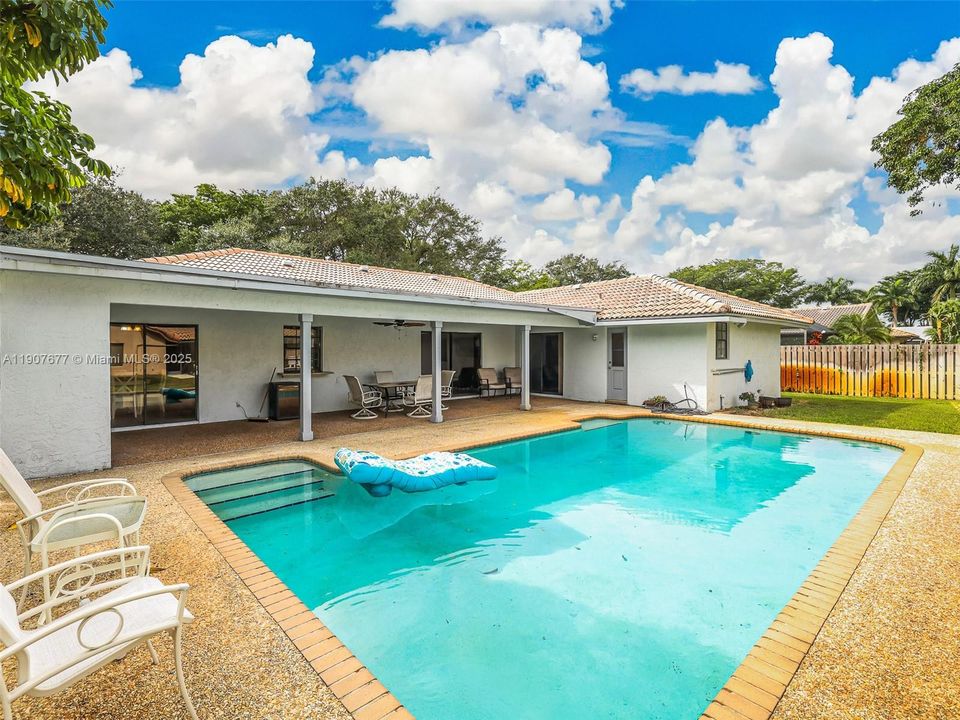 For Sale: $639,900 (4 beds, 2 baths, 2413 Square Feet)