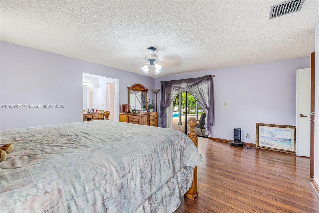 For Sale: $639,900 (4 beds, 2 baths, 2413 Square Feet)