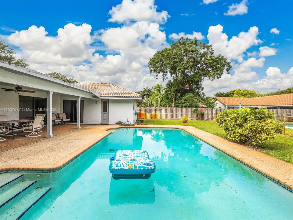 For Sale: $639,900 (4 beds, 2 baths, 2413 Square Feet)