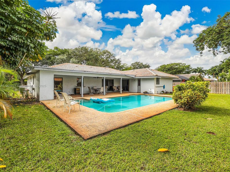 For Sale: $639,900 (4 beds, 2 baths, 2413 Square Feet)