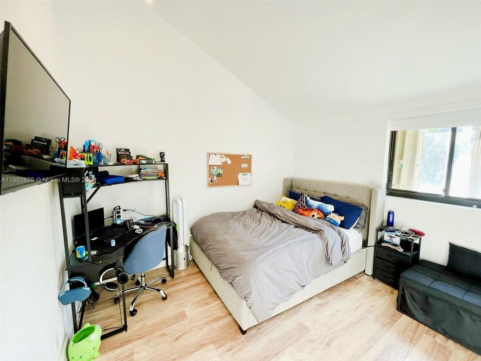 待售: $859,000 (3 贝兹, 2 浴室, 2032 平方英尺)