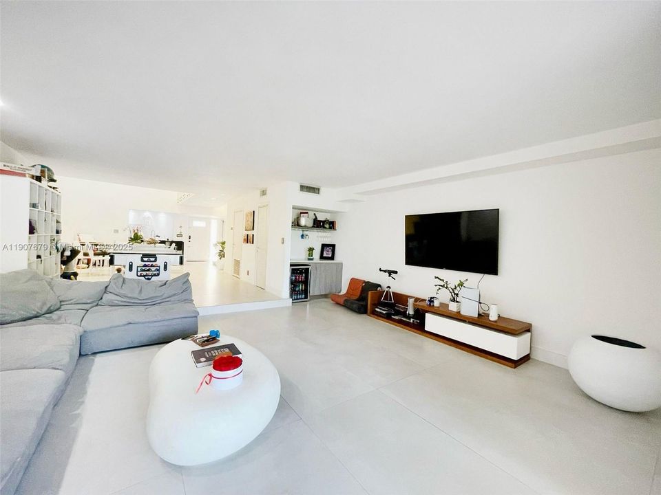 待售: $859,000 (3 贝兹, 2 浴室, 2032 平方英尺)