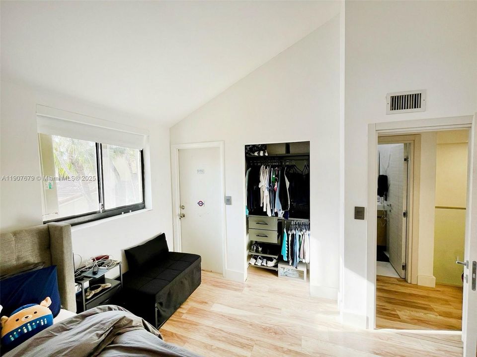 待售: $859,000 (3 贝兹, 2 浴室, 2032 平方英尺)