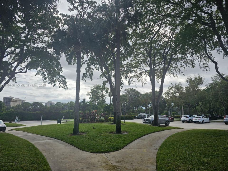 Под контрактом: $2,000 (2 спален, 2 ванн, 1442 Квадратных фут)