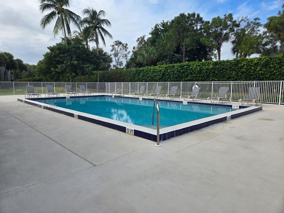 Под контрактом: $2,000 (2 спален, 2 ванн, 1442 Квадратных фут)