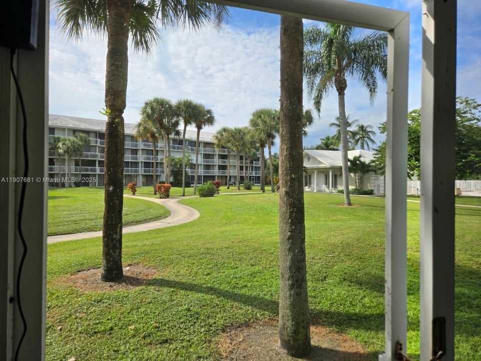 Под контрактом: $2,000 (2 спален, 2 ванн, 1442 Квадратных фут)