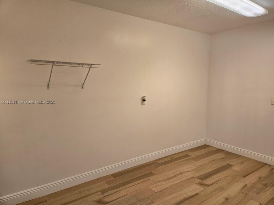 Под контрактом: $2,000 (2 спален, 2 ванн, 1442 Квадратных фут)