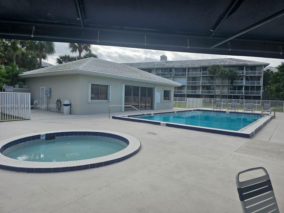 Под контрактом: $2,000 (2 спален, 2 ванн, 1442 Квадратных фут)