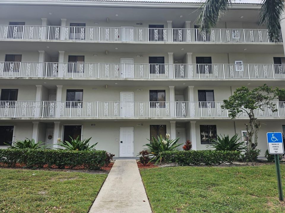 Под контрактом: $2,000 (2 спален, 2 ванн, 1442 Квадратных фут)