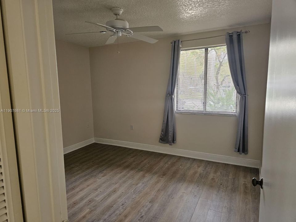 Под контрактом: $2,000 (2 спален, 2 ванн, 1442 Квадратных фут)