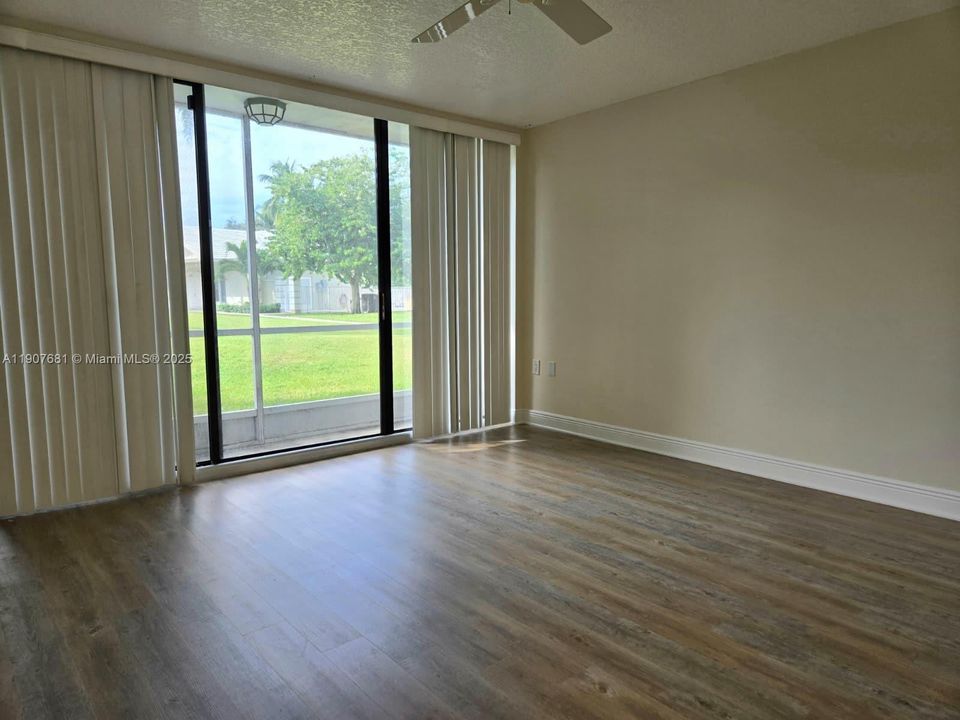 Под контрактом: $2,000 (2 спален, 2 ванн, 1442 Квадратных фут)