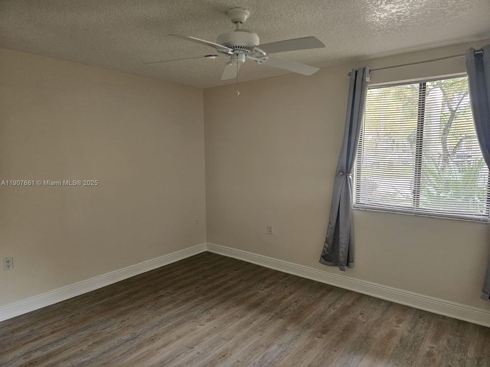 Под контрактом: $2,000 (2 спален, 2 ванн, 1442 Квадратных фут)