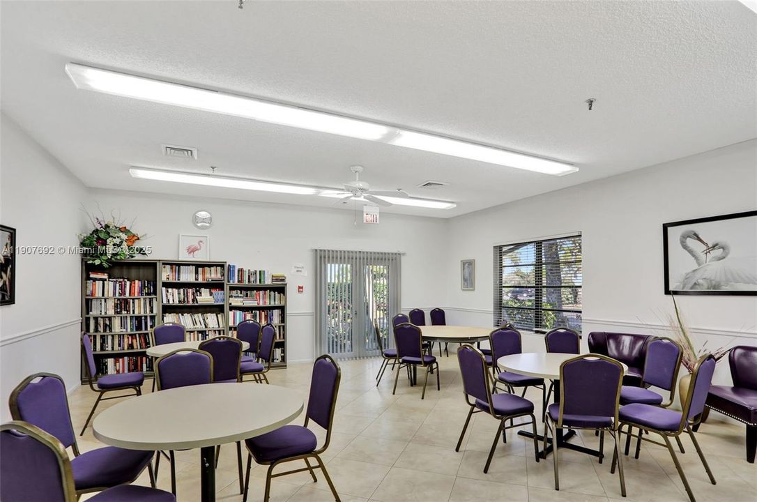 Active With Contract: $149,000 (2 beds, 2 baths, 1222 Square Feet)