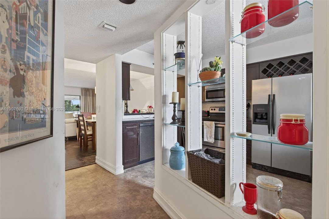 Active With Contract: $149,000 (2 beds, 2 baths, 1222 Square Feet)